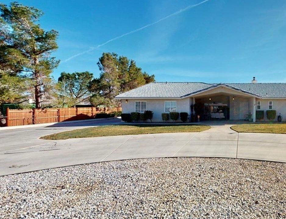 1st image of 17607 Ranchero St