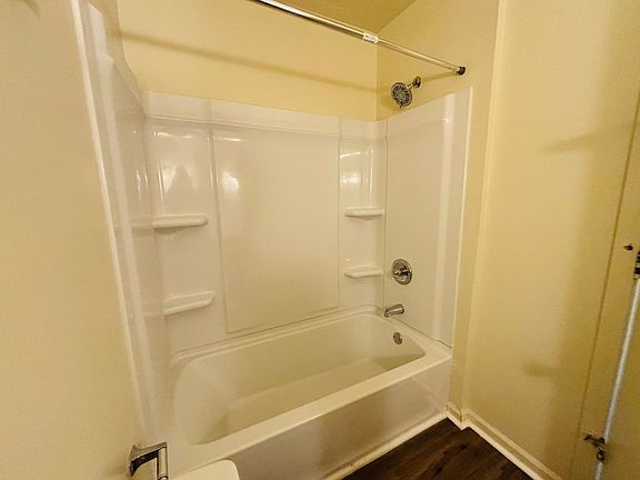 4th image of 445 Miller Ct SE #460