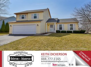 11 Pebble Ct, Bolingbrook, IL 60440