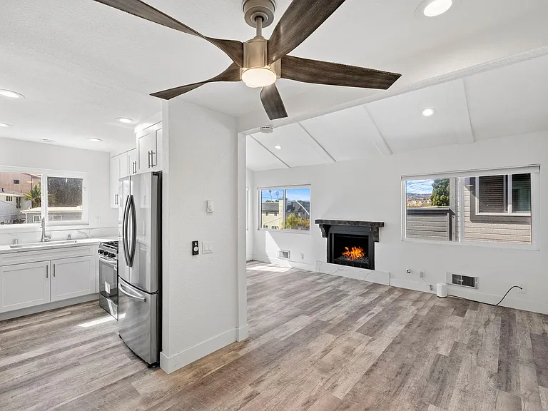 226 Avenida De La Grulla — Photo 5