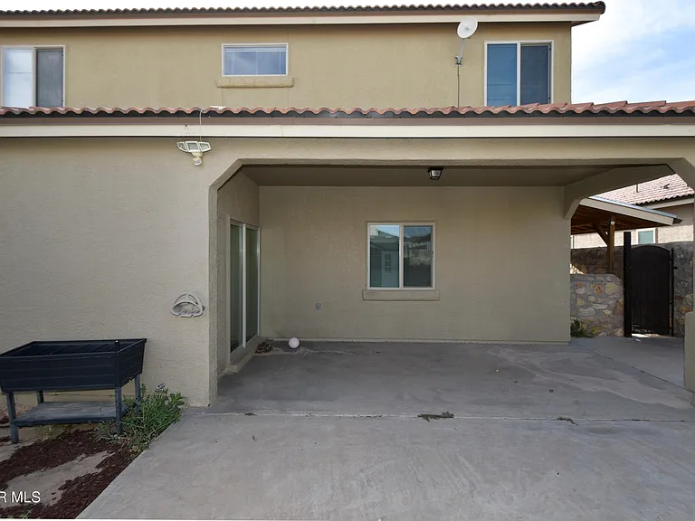 300 Saltford Pl — Photo 21