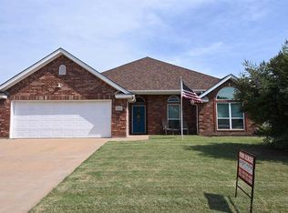 8 Park Place Cir, Iowa Park, TX 76367
