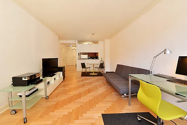 Sold by Nest Seekers International | media 3