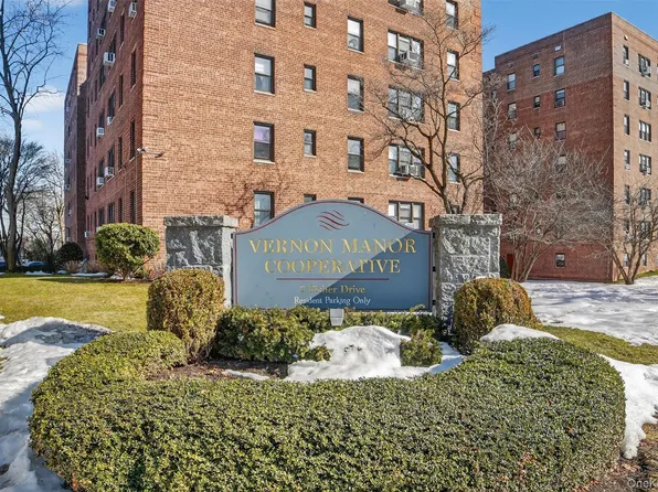 2 Fisher Drive #318, Mount Vernon, NY 10552
