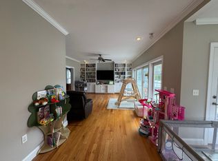 43 Canterbury Rd, Waltham, MA 02453