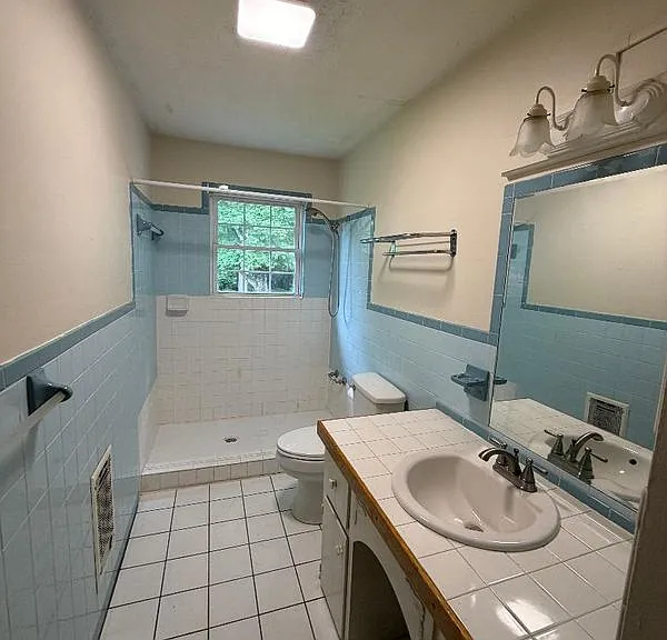 304 Reservoir St — Photo 12