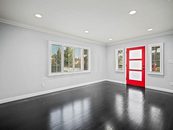 5th image of 11113 Culver Blvd