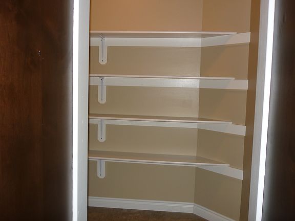 Large Walk In Pantry!