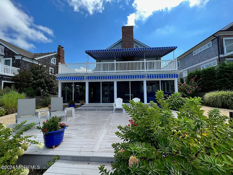 980 Barnegat Ln — Photo 7