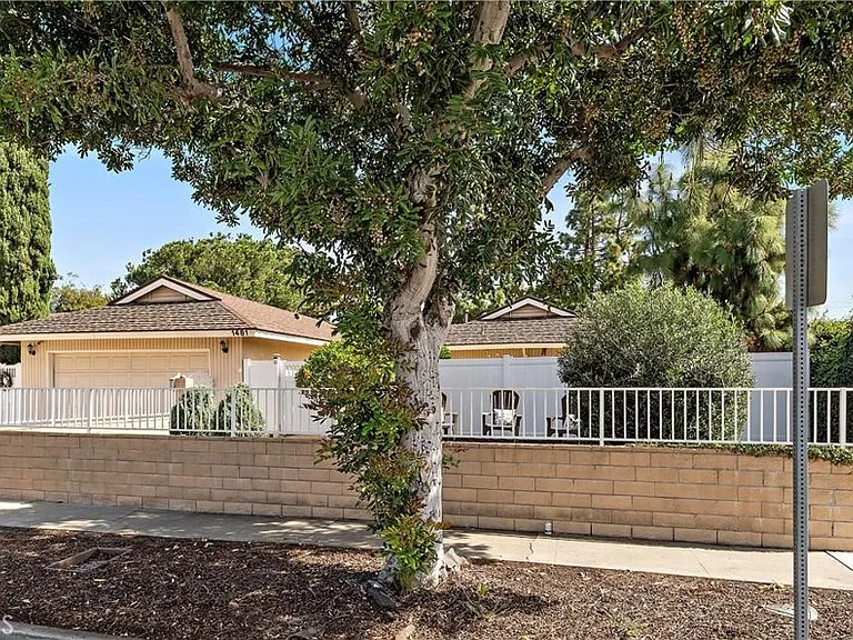 1481 Lance Dr — Photo 3