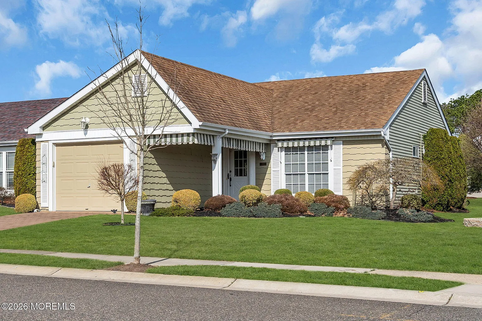 83 Mansfield Avenue photo 1