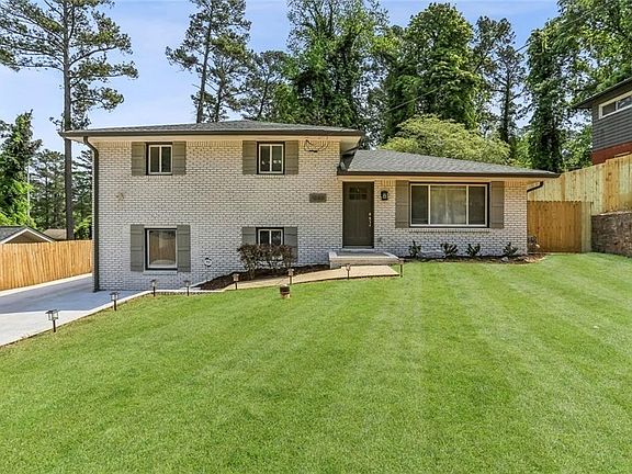 2nd image of 1888 La Mesa Ln