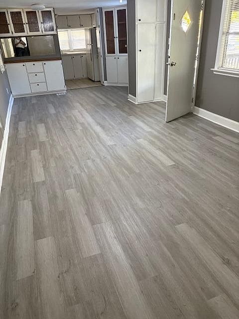 1st image of 1061 E Valley Dr