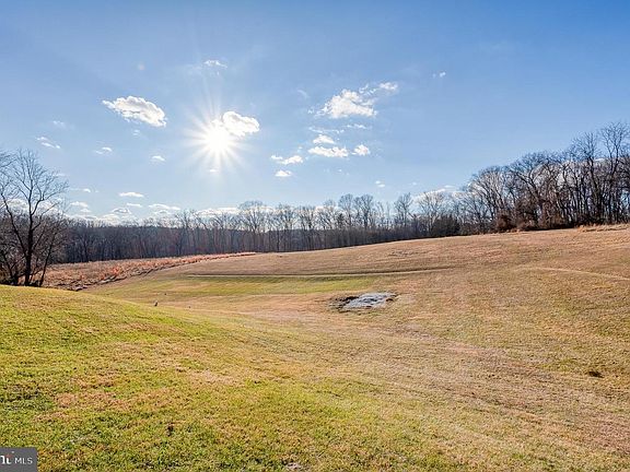 3rd image of 16506 Dubbs Rd