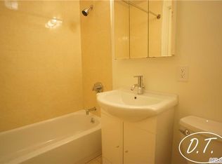 7157 161st St APT 1A, Queens, NY 11365