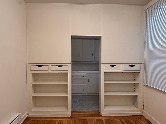 5th image of 2055 California St APT 402