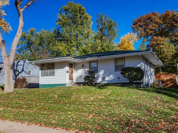 2901 E 38th Ct, Des Moines, IA 50317