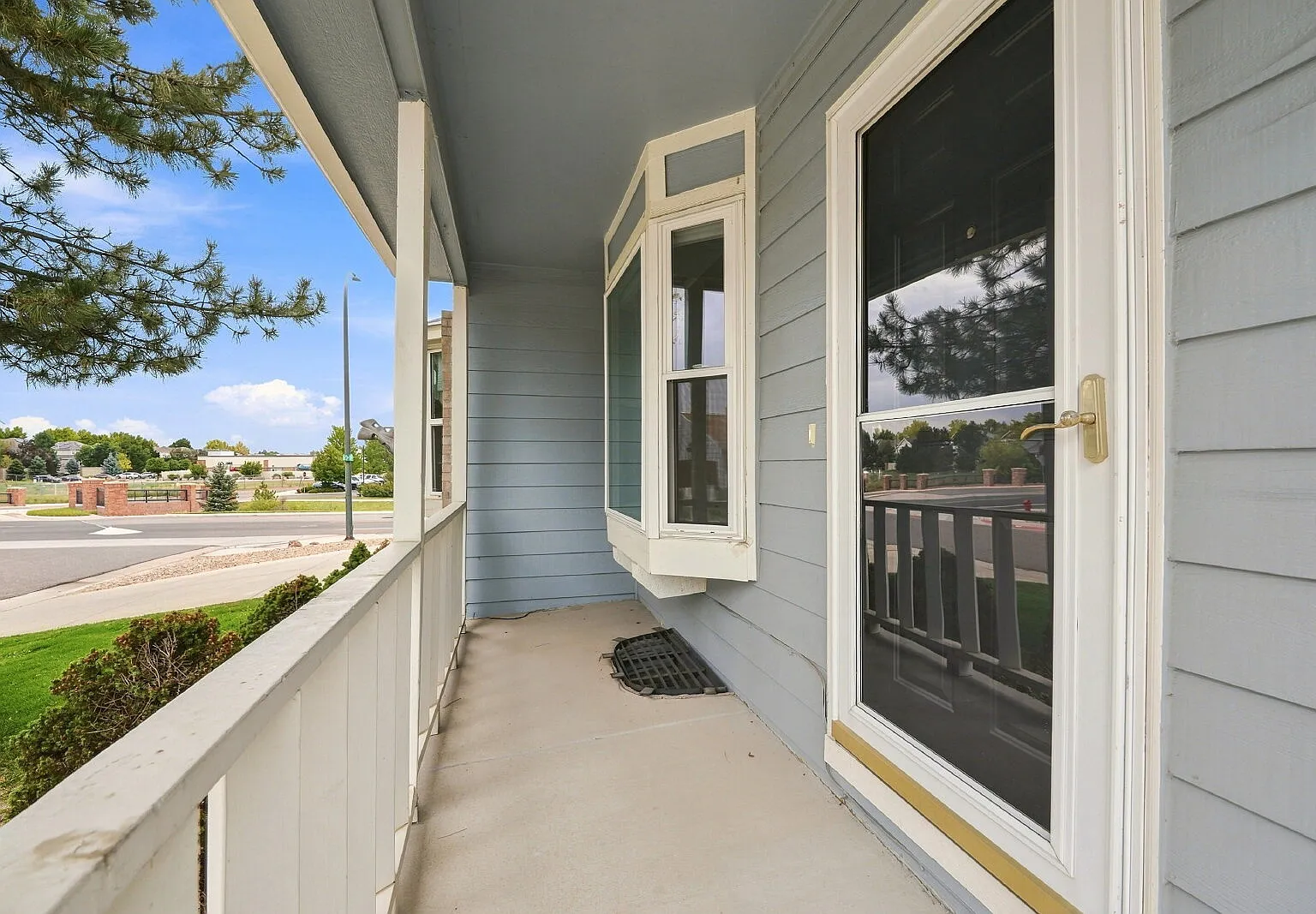 3 bed, 2.5 bath, 1388 sqft, $2,841 — Photo 3