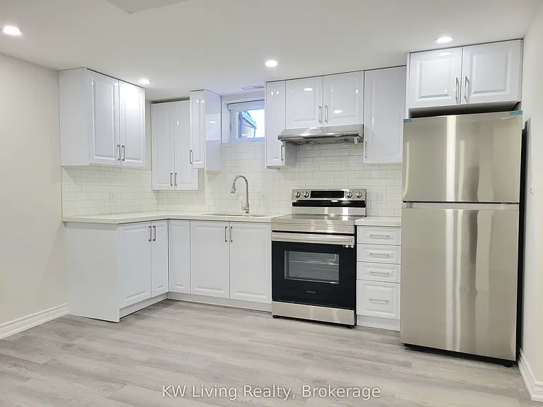 6 Gardens Cres #BASEMENT — Photo 4