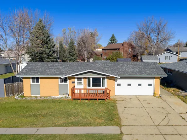 1108 18th Ave SW, Minot, ND 58701