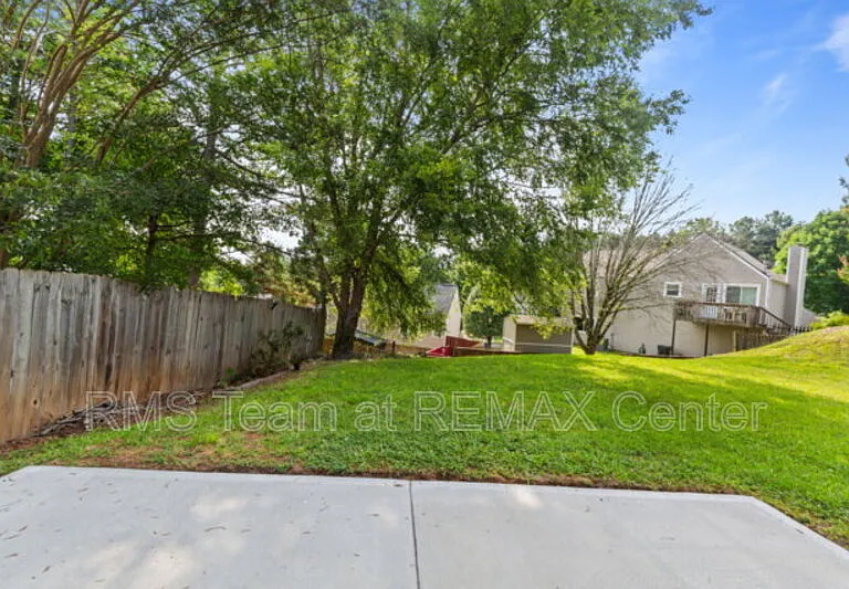 2979 Sentinel Cir — Photo 32