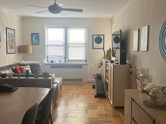 4th image of 3015 Riverdale Ave APT 3J