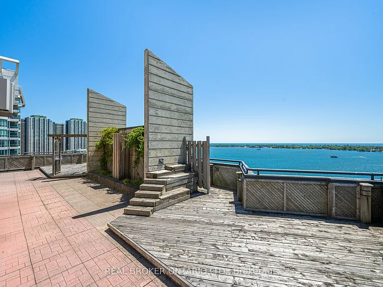 250 Queens Quay W #604 — Photo 42