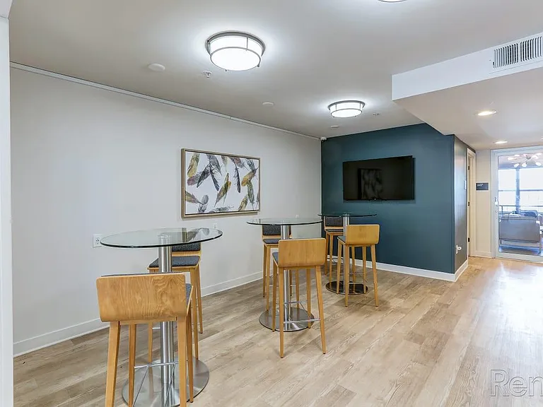 703 N Shore Dr — Photo 23