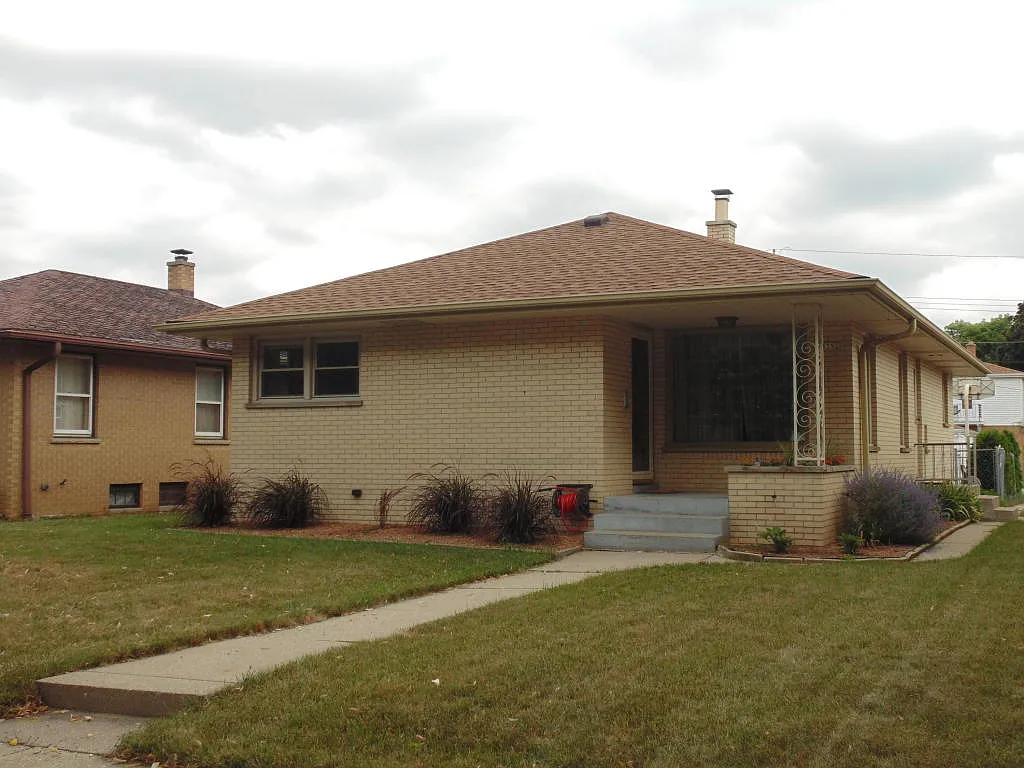 4352 N 62nd St photo 1