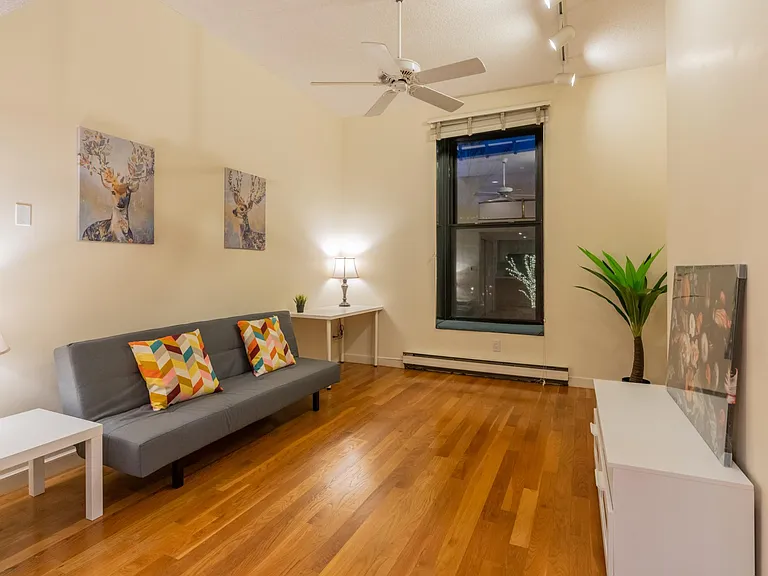 160 Commonwealth Ave #216 — Photo 6