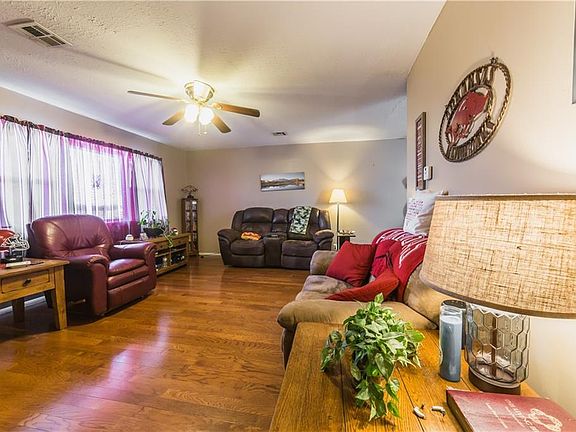 5th image of 1103 Mills Ln