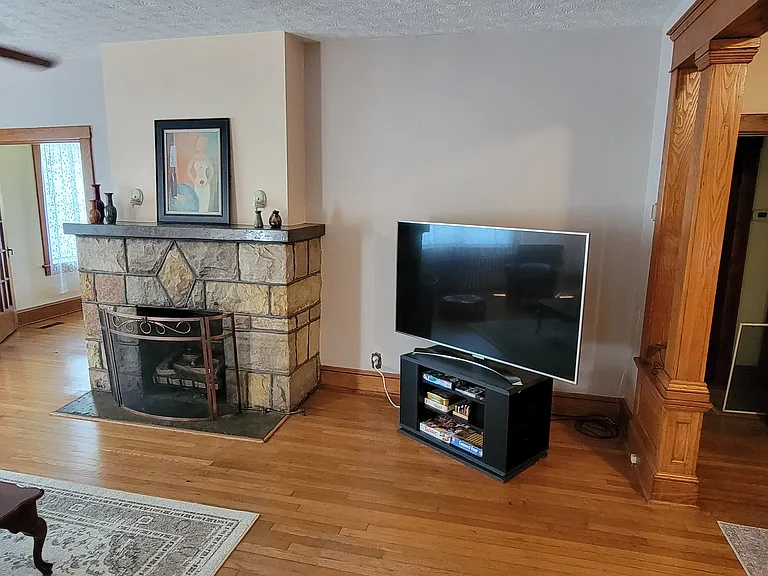 5089 Main St #1 — Photo 5