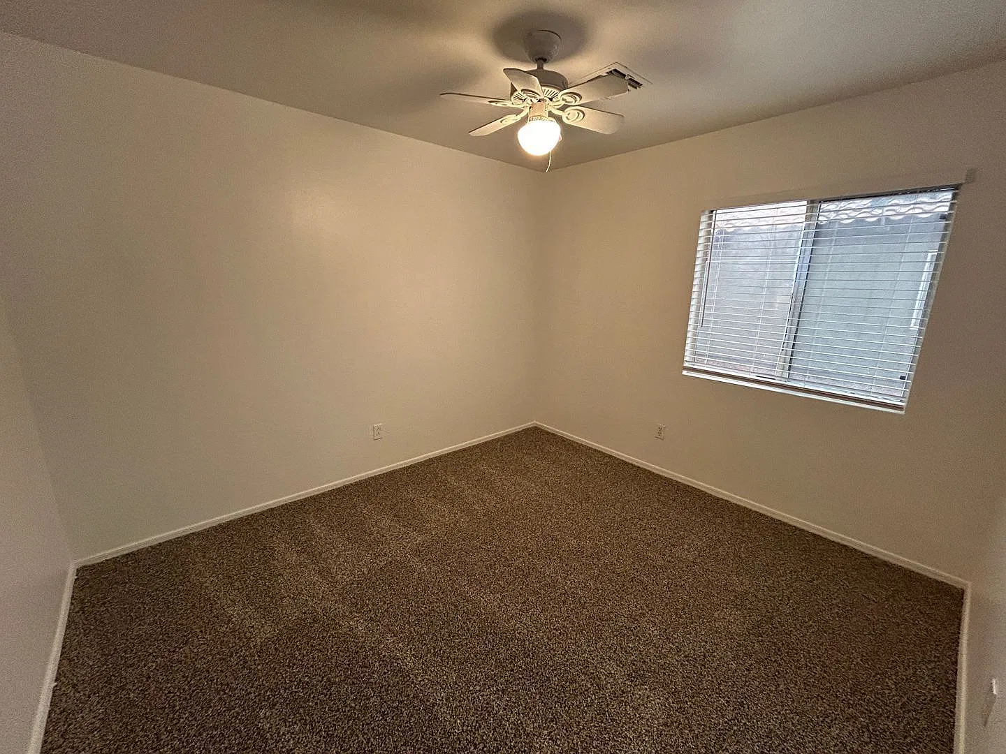 2 bed, 2.0 bath, 956 sqft, $1,600 — Photo 4