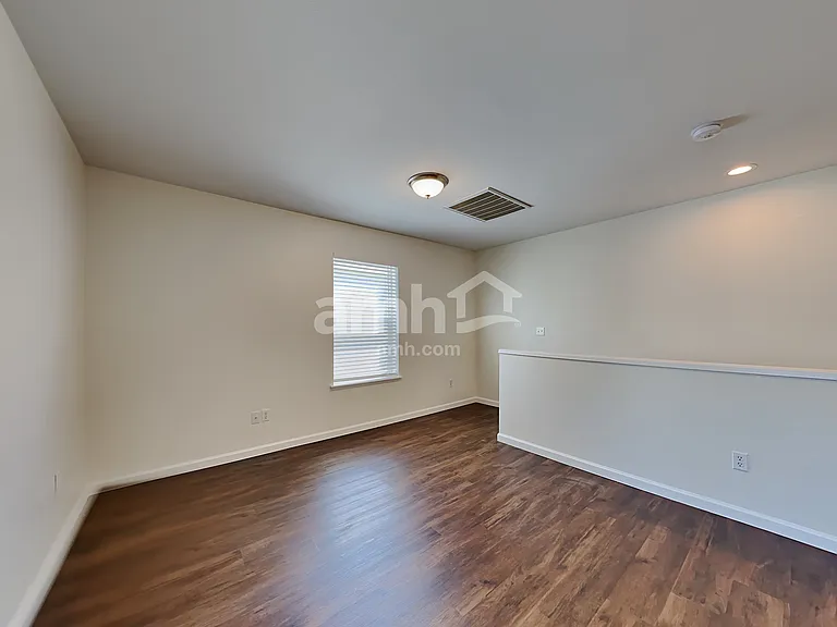 9510 187th St E — Photo 8