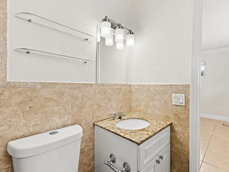 2323 Van Buren St #208 — Photo 14