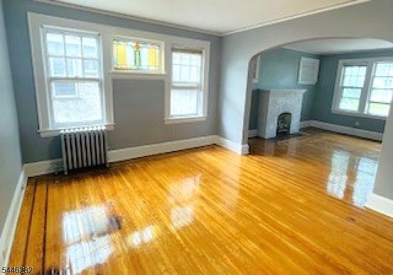 1st image of 568 N Maple Ave Floor 2