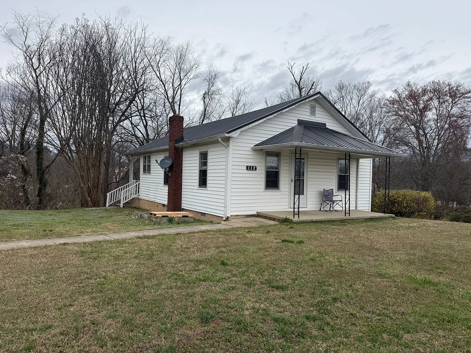 2 bed, 900 sqft, $1,200 — Photo 1