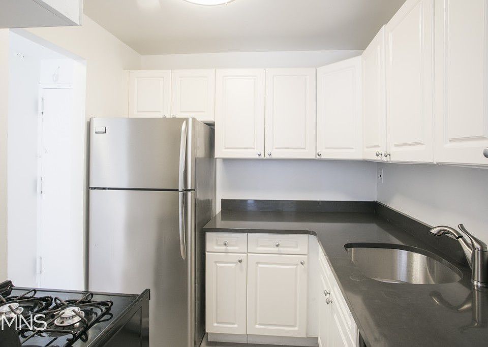 1st image of 344 E 63rd St #8CC