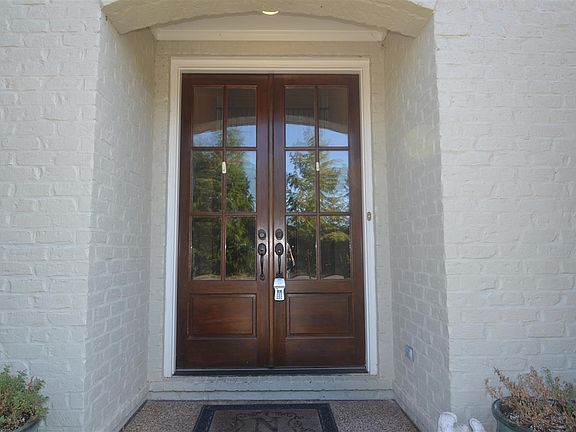 2nd image of 1900 Enclave Hollow Ln