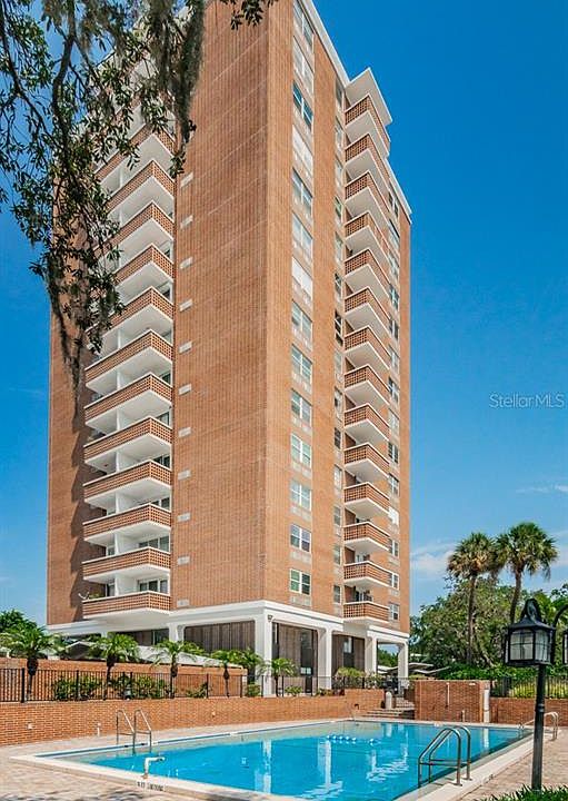 1st image of 4015 Bayshore Blvd APT 4F