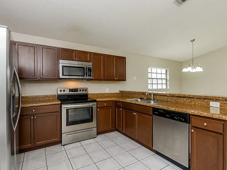 1657 Sunburst Way — Photo 9