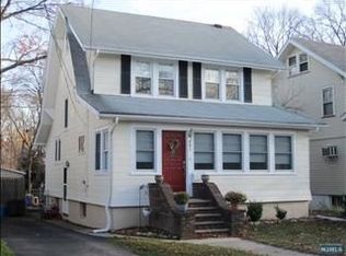 861 Ester Ave, Teaneck, NJ 07666