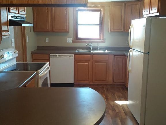 3rd image of 125 E Burnett St