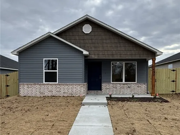 2432 E Illinois Aly, Fayetteville, AR 72701