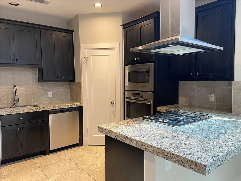 13409 Preston Cliff Ct — Photo 11