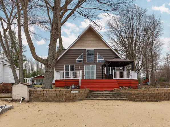 1219 Nokomis Dr, Gladwin, MI 48624