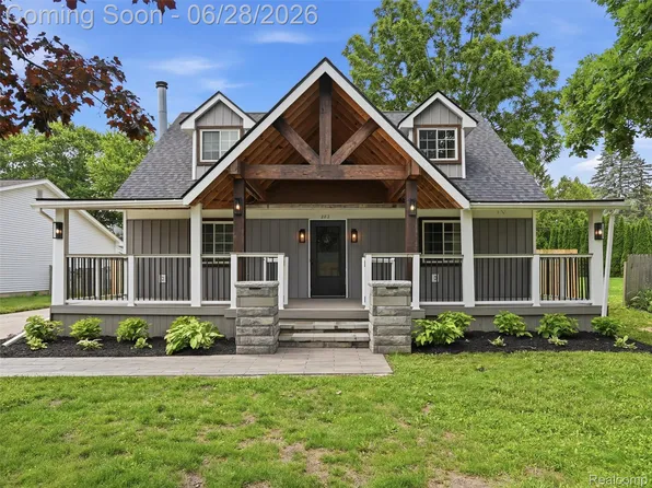 282 E Gates St, Romeo, MI 48065