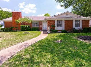 2800 Live Oak Dr, Mesquite, TX 75150
