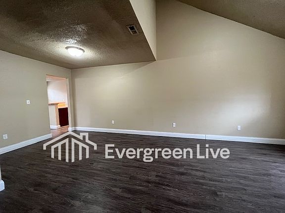 4th image of 203 Barrow Ct