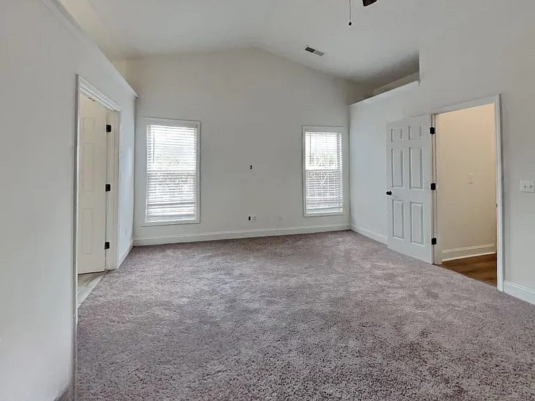 4000 Moore Creek Dr — Photo 5